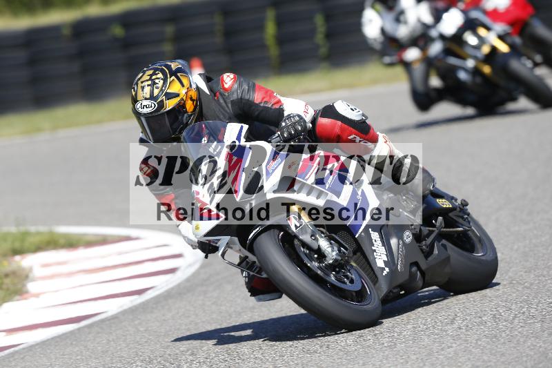 /Archiv-2025/48 25.08.2025 Cornu Master School ADR/rot-rouge/32